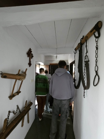 87757360-87a3-4aa0-ba81-cee101887901