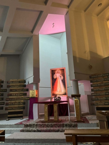 4de1c1fc-c665-4301-8c45-5fceacd95f18