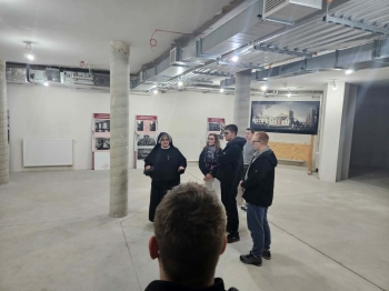 e72d1ddc-fc43-4934-bf03-f2a908257c1a