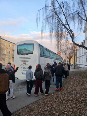 ea48b5a1-45ba-4ff9-b5c0-eff488fb9c3b