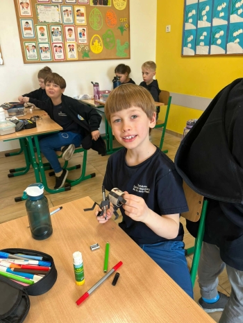 082c34cd-5469-4e7f-ac1b-4f593691be08