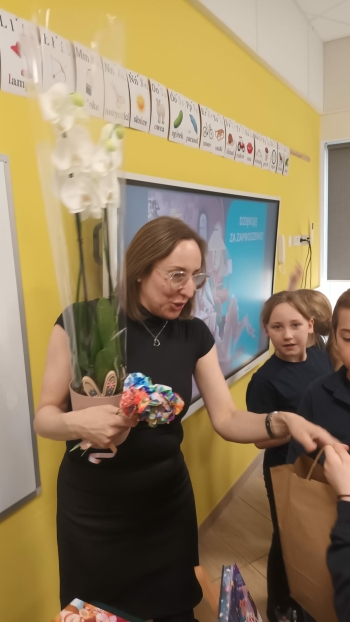 e244bf9b-679f-4a13-a1a5-19032df3cf5b