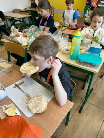 d94b7587-e8a0-449c-a01b-6755861657a2