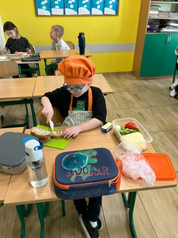 ebc6c763-d715-4f83-a419-a7463f4beb35