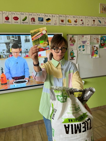 6b0ac697-cb8b-4c76-bb72-7bfa33b9d46f