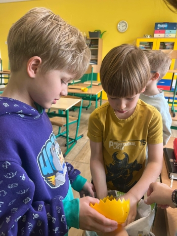 8be8ab72-ce3f-425a-ac26-1243ebd6b9a2