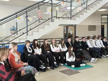 569f8582-fcdf-4eaa-b740-3a9fe3d19fae