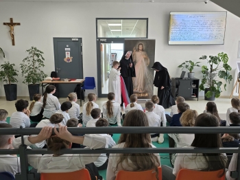 736d9e22-fefe-40e3-a676-2bdd13e2ab54