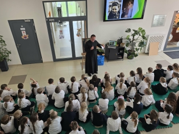 5f047187-cfff-49da-a3fa-7a519e91557e