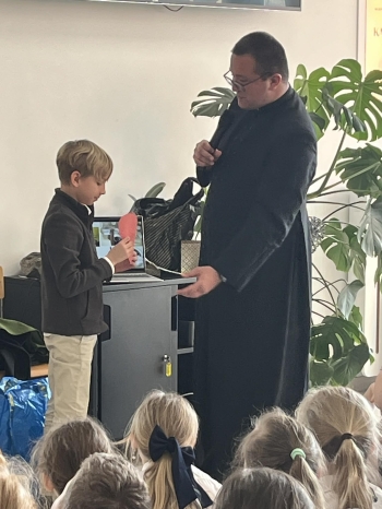 26425544-f0d0-479f-bef2-0ffc584e5e66