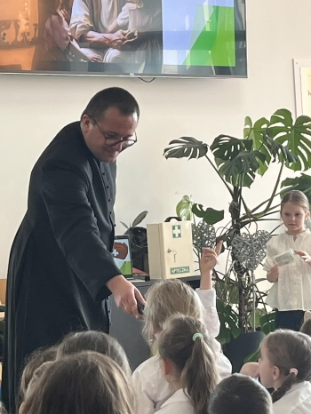 36737b76-b9a7-4135-b6ab-41dbb9dccdc0