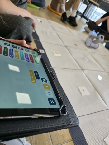 ae43cdd1-7298-427e-af7f-2df95b37cbd0