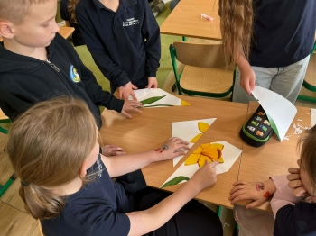 c88ce4c6-b691-4bcc-8dee-59f38e9a62a5