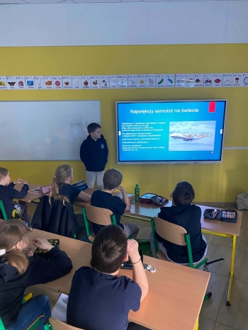 35152173-deee-4d33-8761-17c87763a044