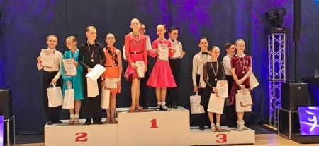 Mikołaj z klasy 3 i jego partnerka oraz Tatiana z klasy 3 i Maks z klasy 5 zdobyli II miejsce w Ogólnopolskim Turnieju Tańca Sportowego w Elblągu