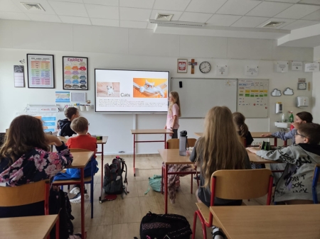 Kreatywne zajęcia z języka angielskiego w klasie 4