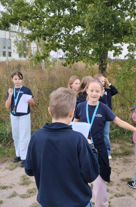 Zajęcia z Przyrody w Terenie: Klasa 4 Uczy się Orientacji