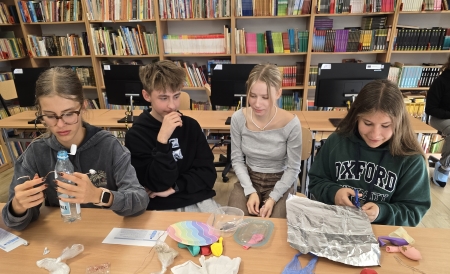 Tajemnice ładunku: Drugoklasiści odkrywają elektryczność!