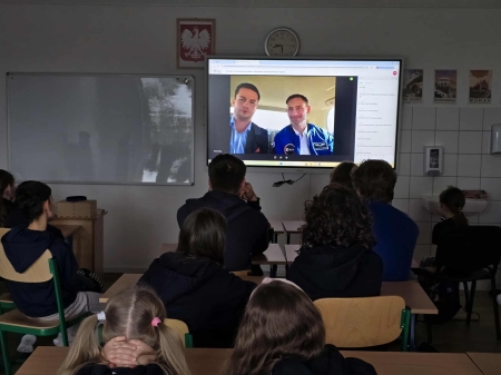 Z kosmosu do sali 203: Niezapomniana lekcja z dr. Sławoszem Uznańskim-Wiśniewskim!