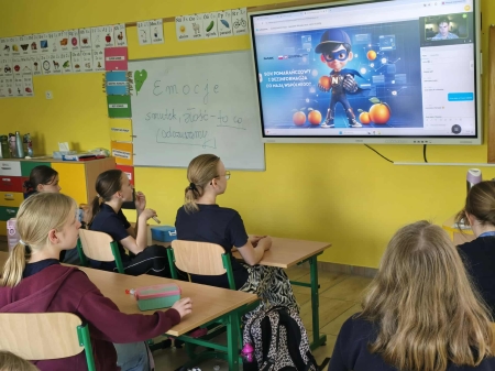 Cyberlekcja 3.0. dla uczniów klas 4- 6: ''Dezinformacja - zagrożenie XXI wieku''