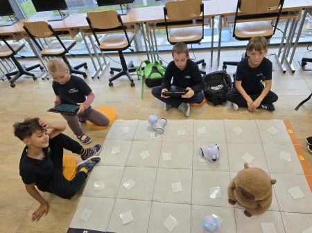Memory z klasą 2 na robotyce w ramach Code Week 2025