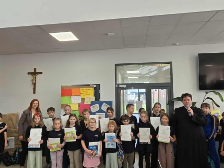 Tydzień Papieski w Naszej Szkole: Pasje Jana Pawła II w Obiektywie Młodych Artystów