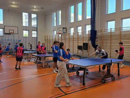 Niesamowity dzień w naszej szkole! Tenis stołowy zdominował Igrzyska Dzieci i Młodzieży!