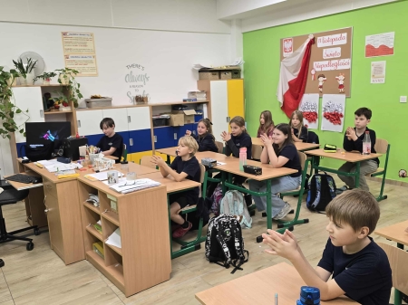 Neuroakrobatyka na zajęciach matematyki kreatywnej w 3A