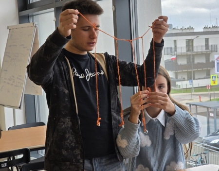 Fizyka w 3LO: Fascynujący Świat Fali, Rezonansu i Dźwięku