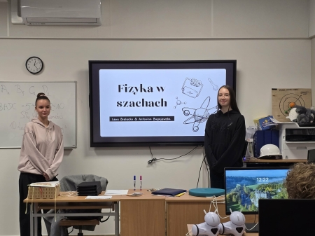 Szachy w świecie fizyki: Jak ruch pionków podlega prawom natury