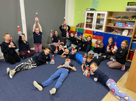 Skrzaty opanowały szkołę! Warsztaty plastyczne w klasach 1a, 2b i 3a