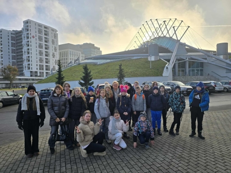 Klasa 5 w Krainie Czarów! Niezapomniane wrażenia na lodzie!