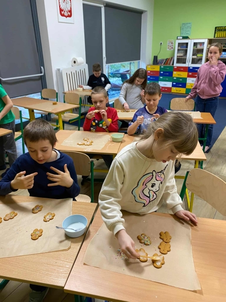 Magia Świąt w Klasie 2B: Piernikowe Arcydzieła!
