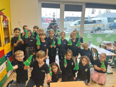 Świąteczne prace techniczne w klasie I A 