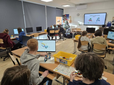 Fizyka spotyka informatykę: 1 LO konstruuje i programuje rowery elektryczne!