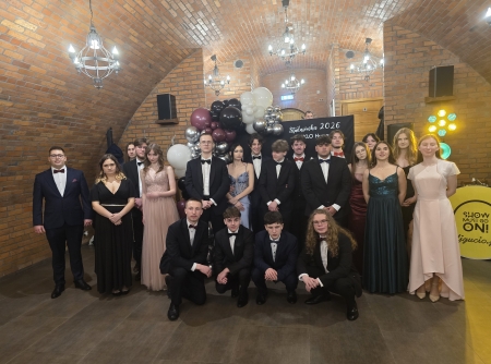 Studniówkowe Serca Maturzystów: Dzielą Się Dobrem z Potrzebującymi