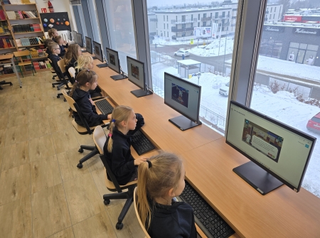 Dzień Bezpiecznego Internetu w Klasie 1B: Nauka przez zabawę