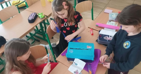 Dyzio Marzyciel w Klasie 1b: Podróż w Świat Marzeń i Pragnień