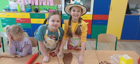 Słodkie zajęcia w klasie 2a – mali cukiernicy w akcji!