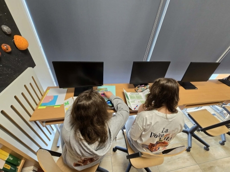 Odkrywając niewidzialne – lekcja o polu magnetycznym w Liceum