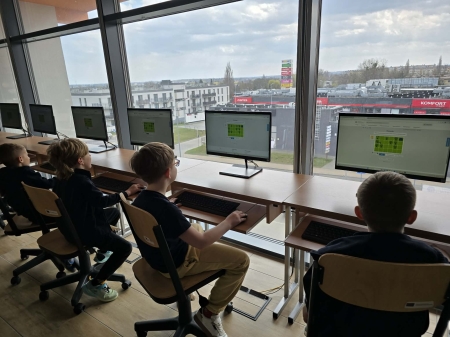 Pierwsze kroki w programowaniu. Zerówka odkrywa świat robotyki