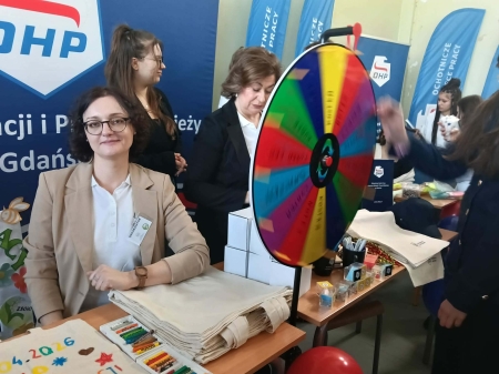 Klasa 4 LO na targach edukacyjno-zawodowych