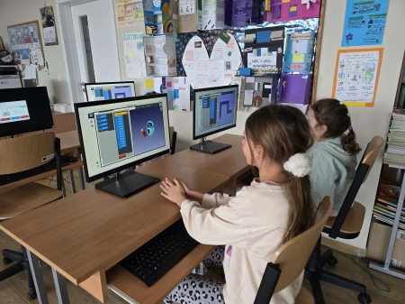 Mali programiści na wielkiej misji – robotyka w klasie 1A