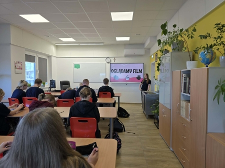 Od migoczących obrazów do kin w naszych kieszeniach