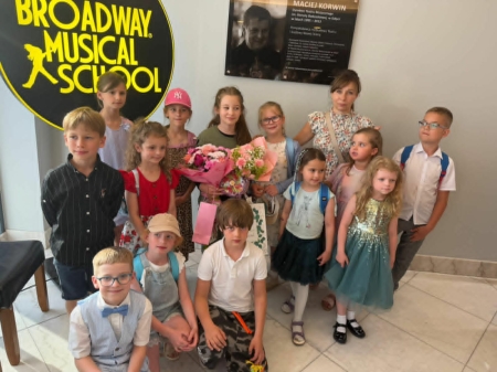 Gdy marzenia wychodzą na scenę – niezwykły wyjazd klasy 1A do Teatru Muzycznego w Gdyni